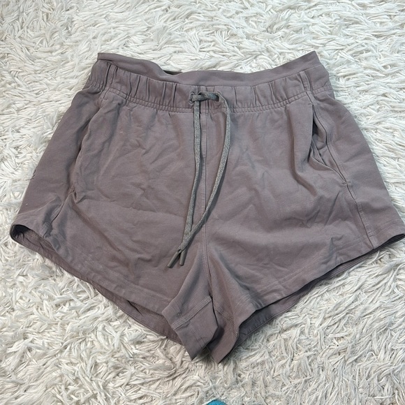 Lululemon Inner Glow Short 3" - Picture 1 of 5